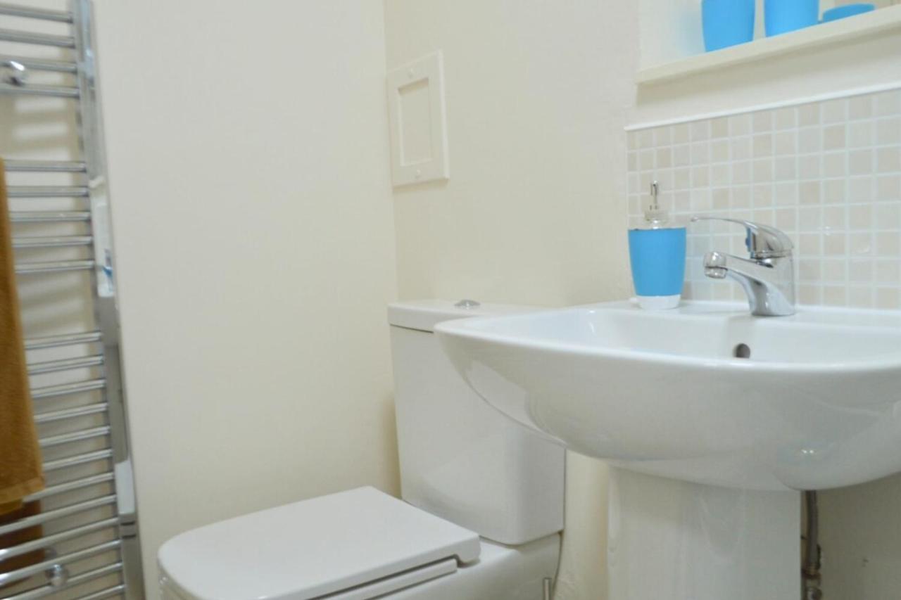 Gorgeous 2 Bedroom Apartment In Converted Church Edimburgo Esterno foto